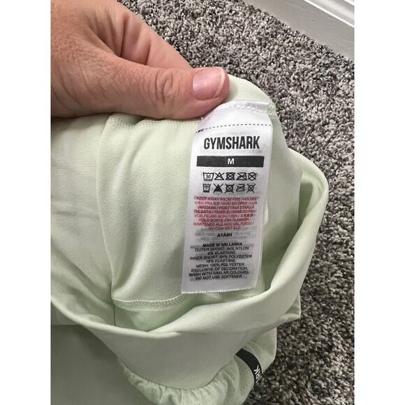 Gymshark 2 in 1 shorts women's size Medium - Picture 5 of 6